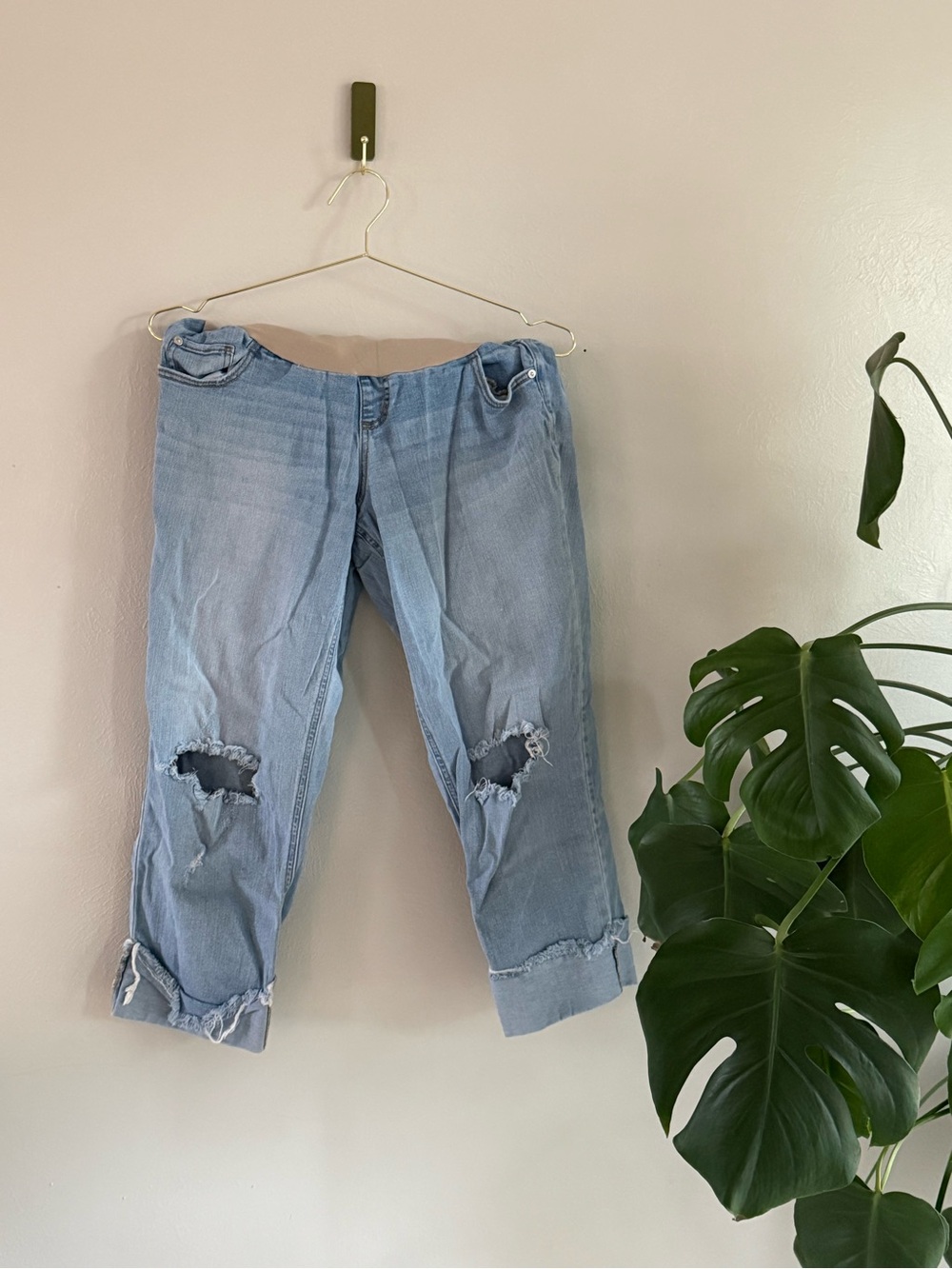 👶🏼Maternity Bundle 3/$20👶🏼 Distressed Women’s Maternity Jeans